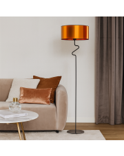 Industrialna lampa stojąca do czytania w salonie MORONI MIRROR w czarno-miedzianej kolorystyce