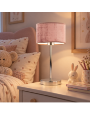 Chromowana lampka stołowa do salonu NICEA VELUR z welurowym abażurem w kolorze pudrowego różu