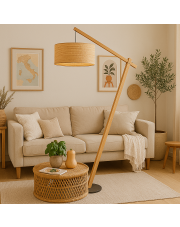 Drewniana lampa stojąca do salonu z rattanowym abażurem TORINO BOHO