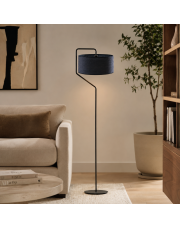 Lampa stojąca boho z czarnego rattanu do nowoczesnego salonu TESALLIA BOHO