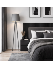 Drewniana lampa stojąca na trójnogu w stylu skandynawskim CURACAO